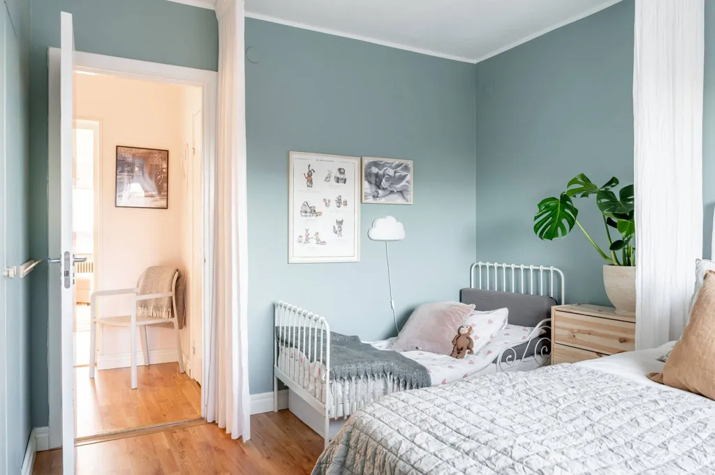 Magamistoad - Spacious Two-Bedroom with West Balcony in Stockholm