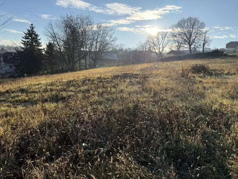 Jardin - Sunny Plot with Panoramic View in Vicinity