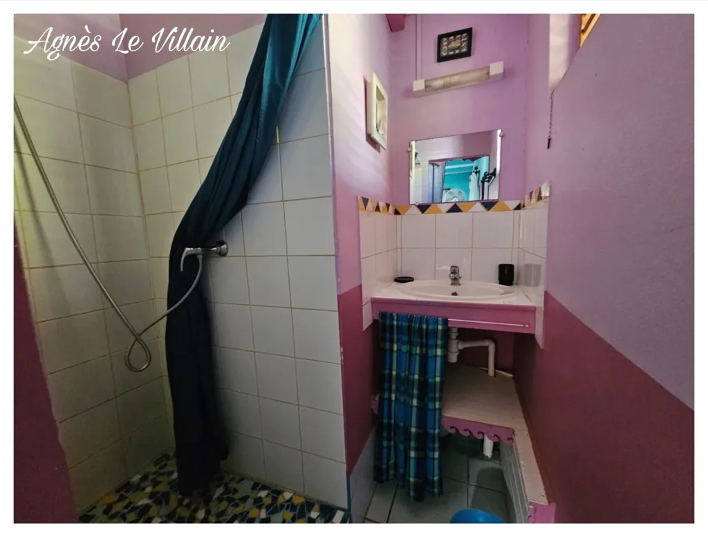 Salles de bain - Maisonnette T2 Vue Mer avec Piscine en Copropriété