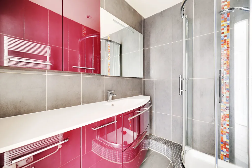 Bathrooms - 3-Bedroom Parisian Flat with South-West View