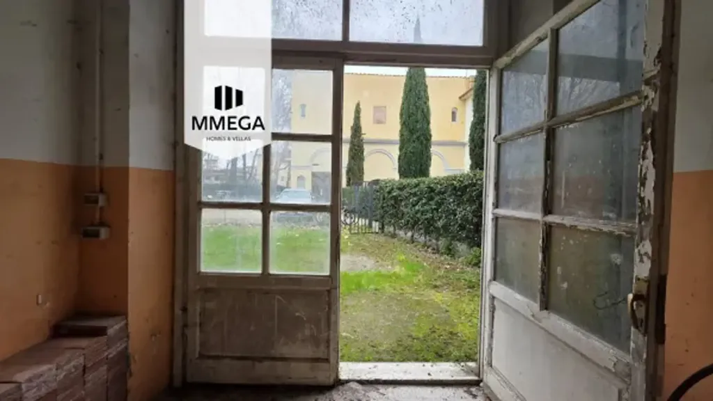 Esik - Historic Studio Apartment in Oltrarno, Florence