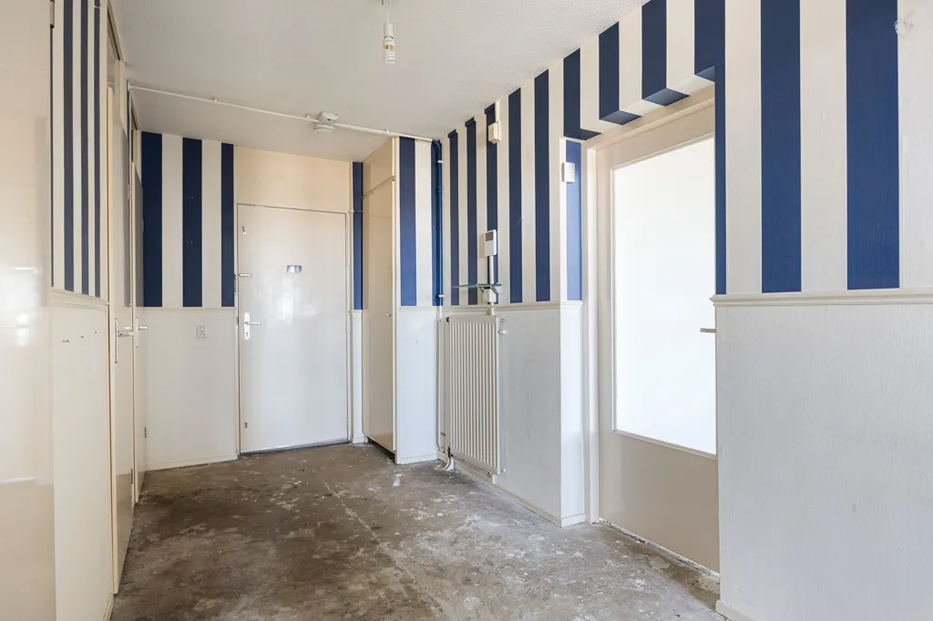 hallway_entrance
