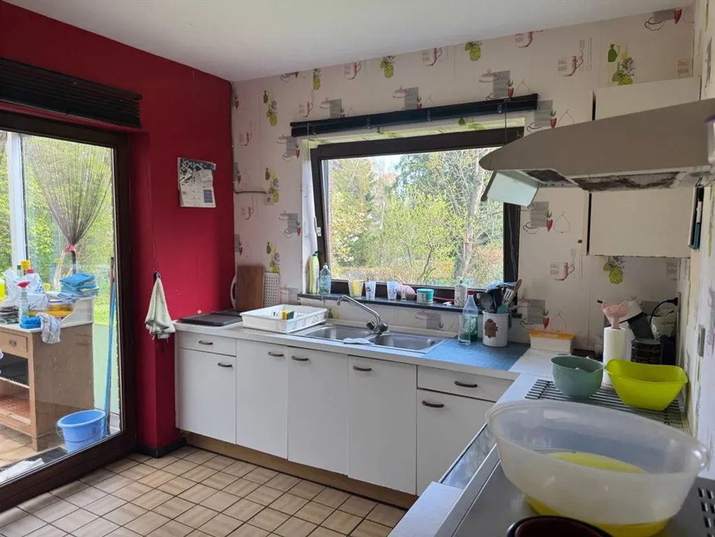 Küche - Charming 2-Bedroom House with Garden in Quiet Area