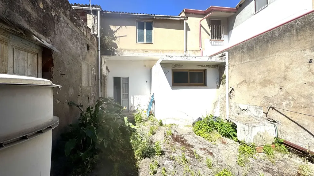 Garden - Independent House with Dual Access in Gonnesa
