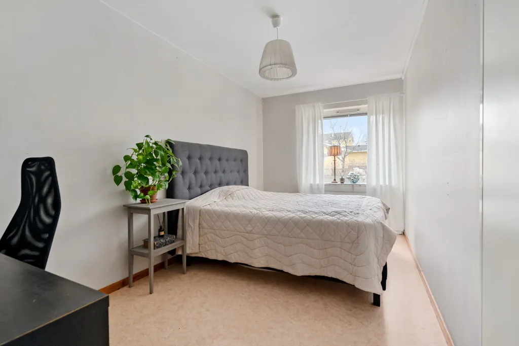 Chambres - Four-Room Apartment with Balcony in Ersmark