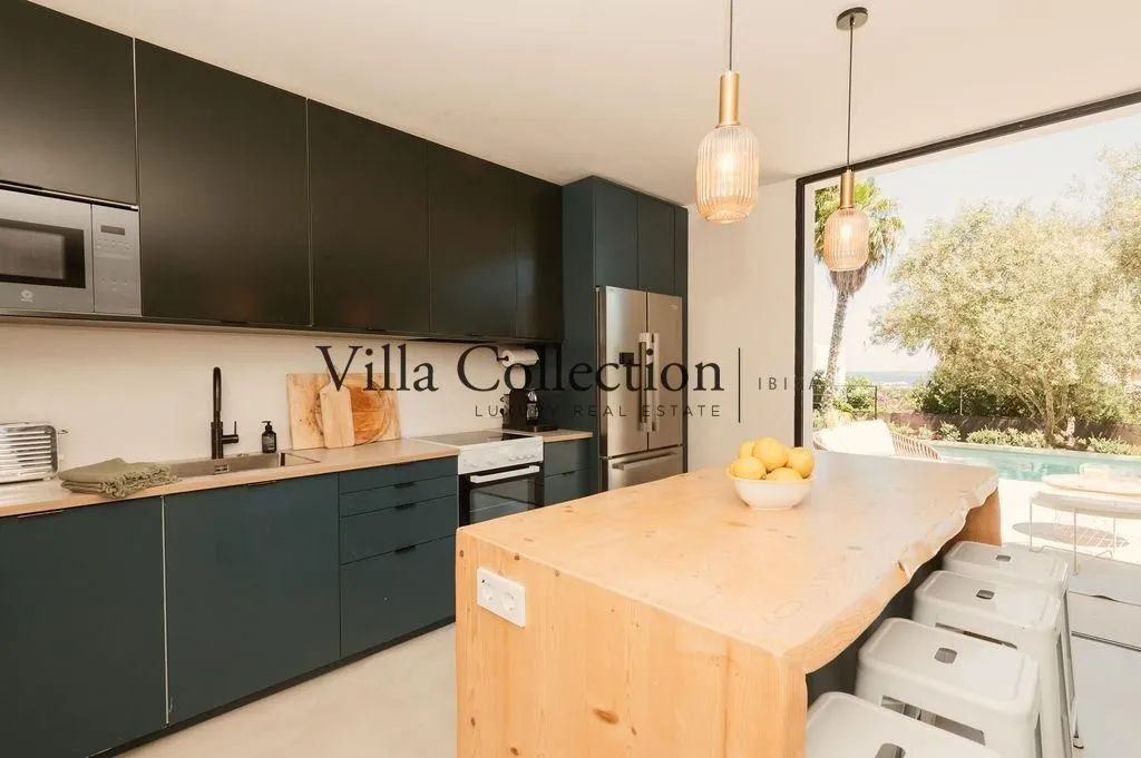 Cuisine - Luxury Villa with Sea View in Santa Eulària
