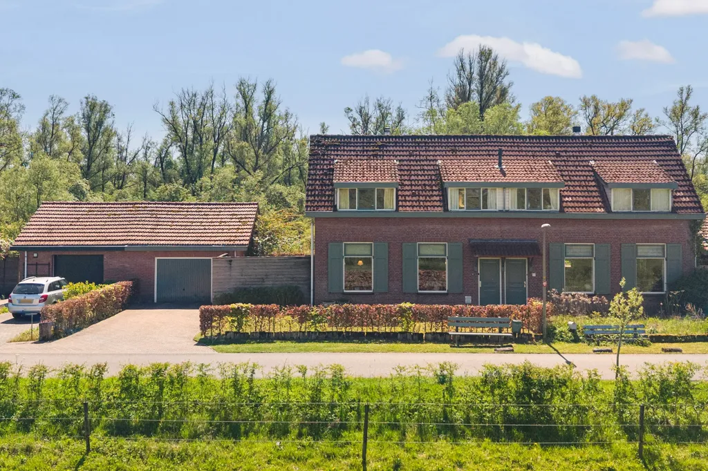 Õhuvaade - Two-Storey House with Garden in Ooijpolder