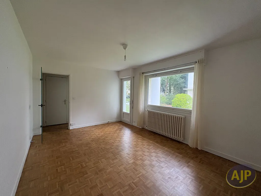 Séjour - Studio avec Balcon et Cave à Nantes
