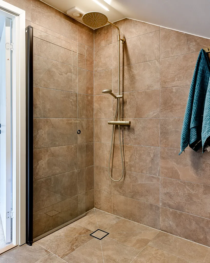 Bagni - Renovated Villa with Workshop in Degernäs