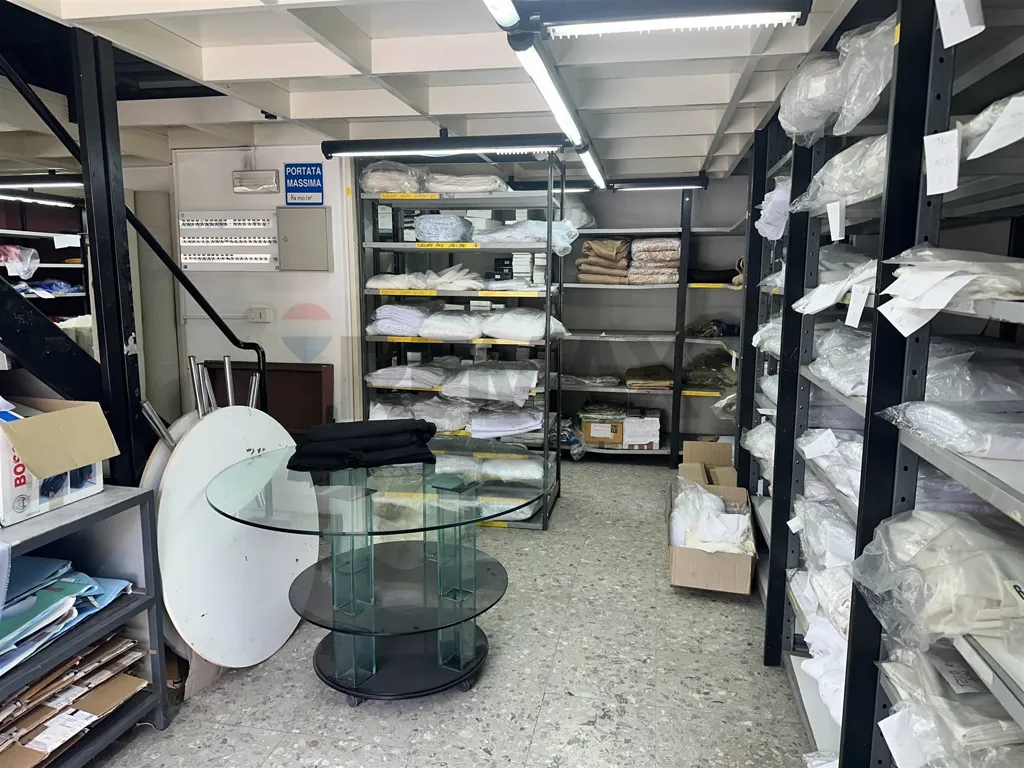 Buanderie - Commercial Space with Terrace in Catania