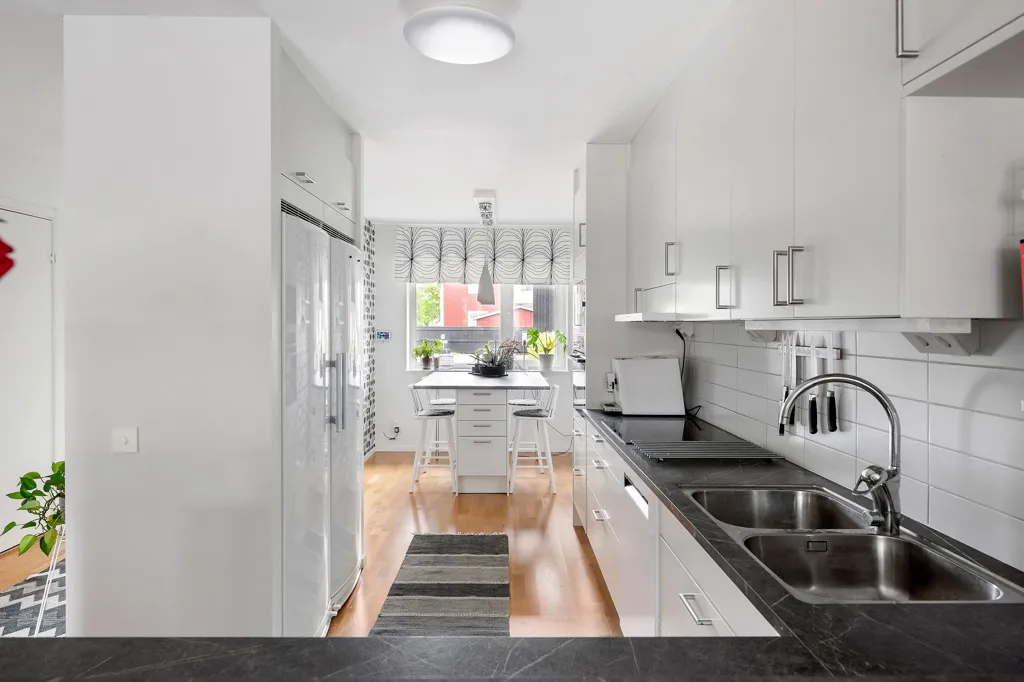 Cucina - Well-Maintained Apartment with West Balcony in Skellefteå