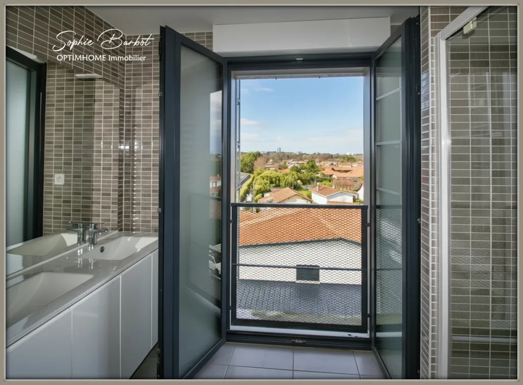 Rõdu - Spacious 4-Bed Flat with Terraces in La Teste-de-Buch