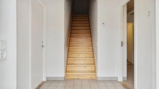 Entrée - Office Space with Parking in Odense SØ