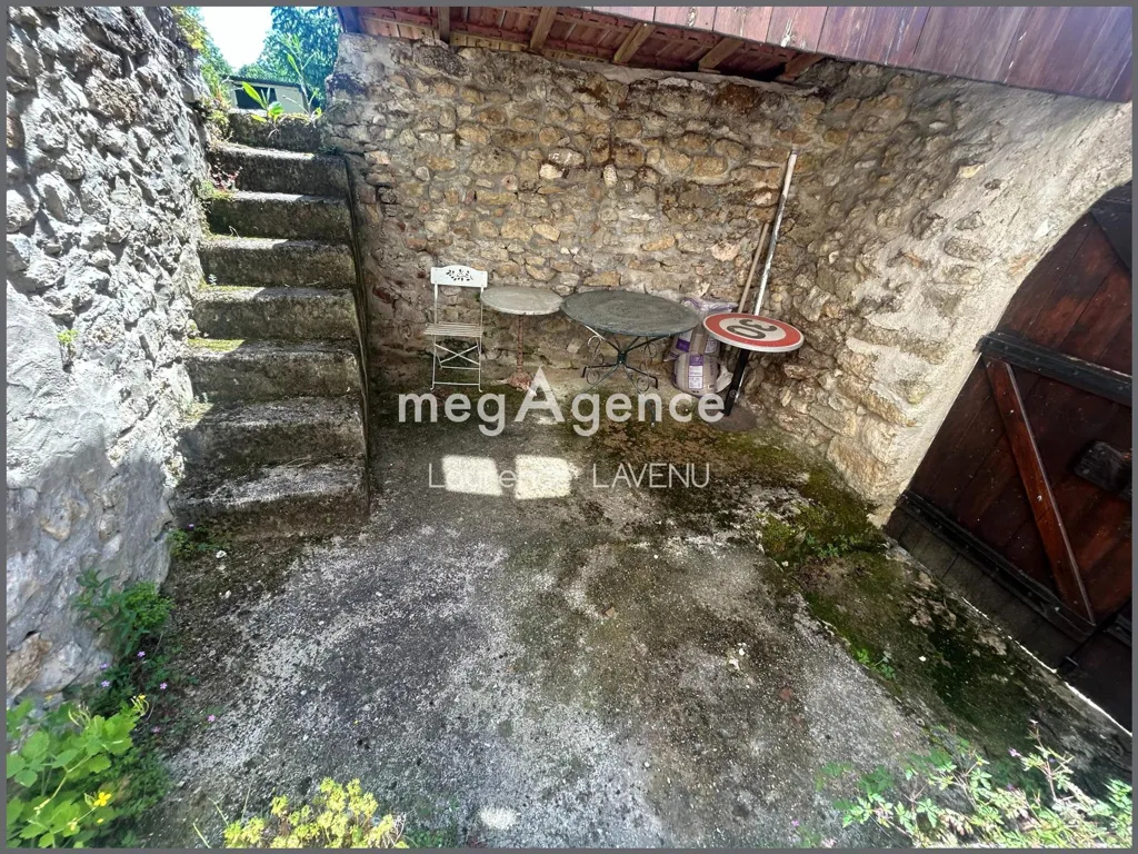 Jardin - Maison Atypique en Pierre à Chavin