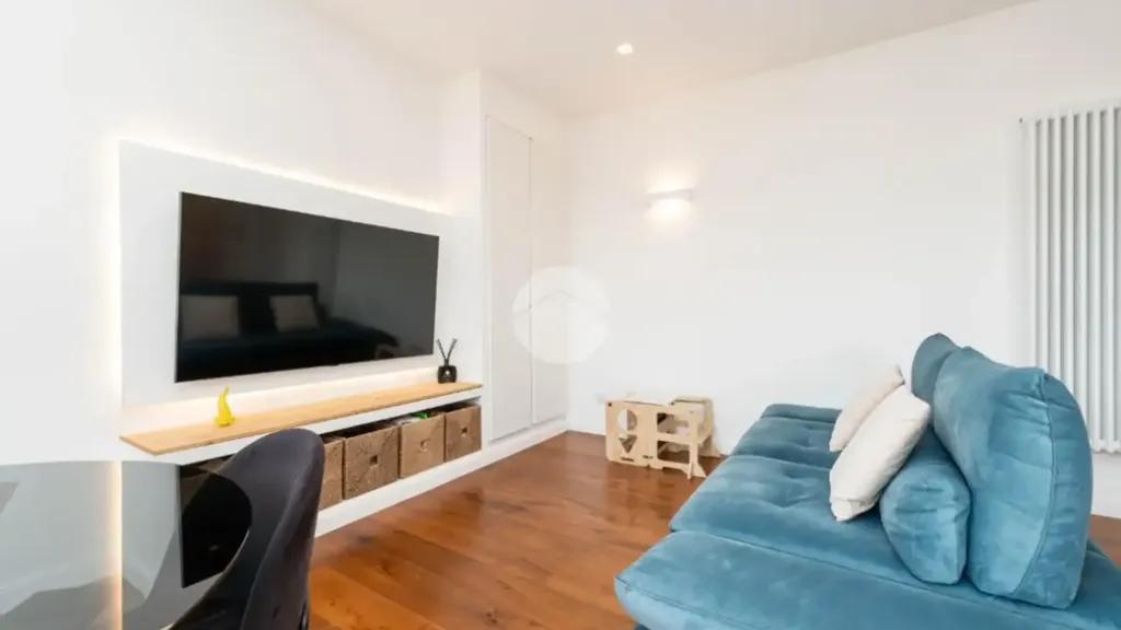 Séjour - Fully Furnished Triplex with Balcony in Pero