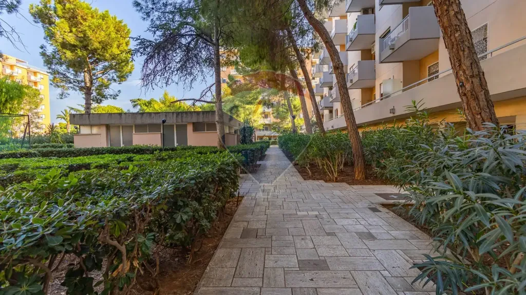 Aed - Quadrilocale with Balcony and Park View in Bari