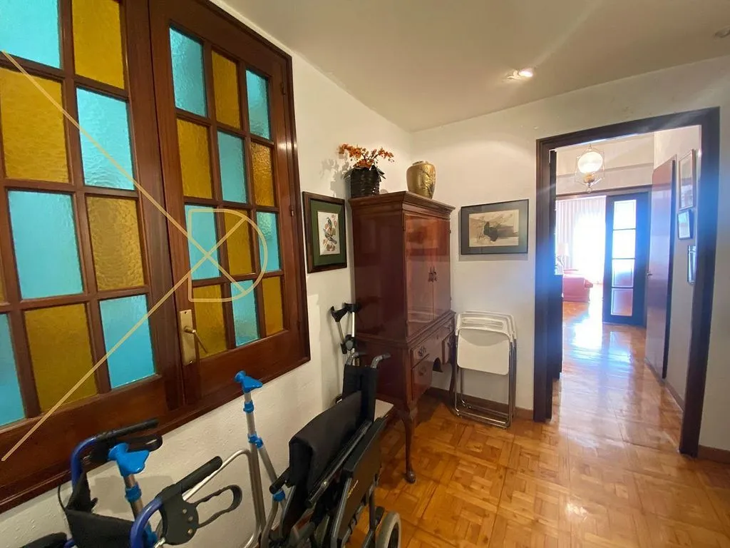 Esik - Apartment with Terrace in Les Corts, Barcelona