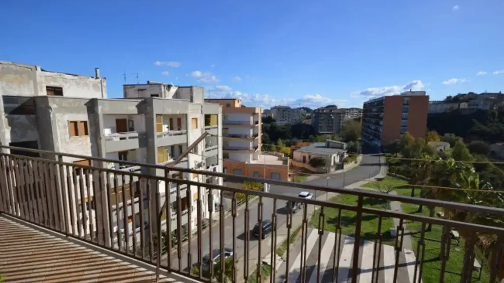 Balcon - Spacious Apartment with Panoramic View in Rossano
