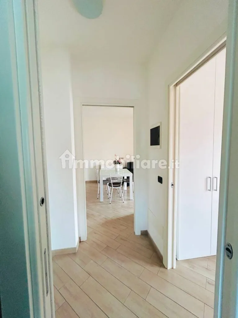 Entrée - Trilocale with Terrace in Riccione