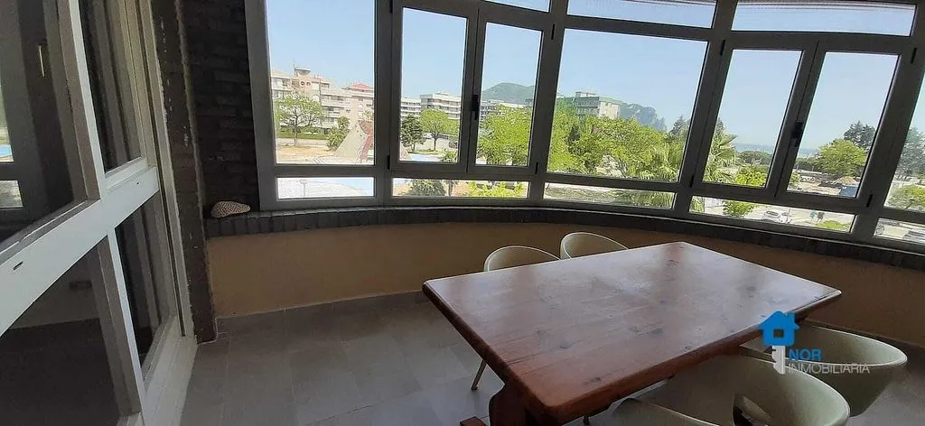 Rõdu - Beachfront Apartment with Terrace in Laredo