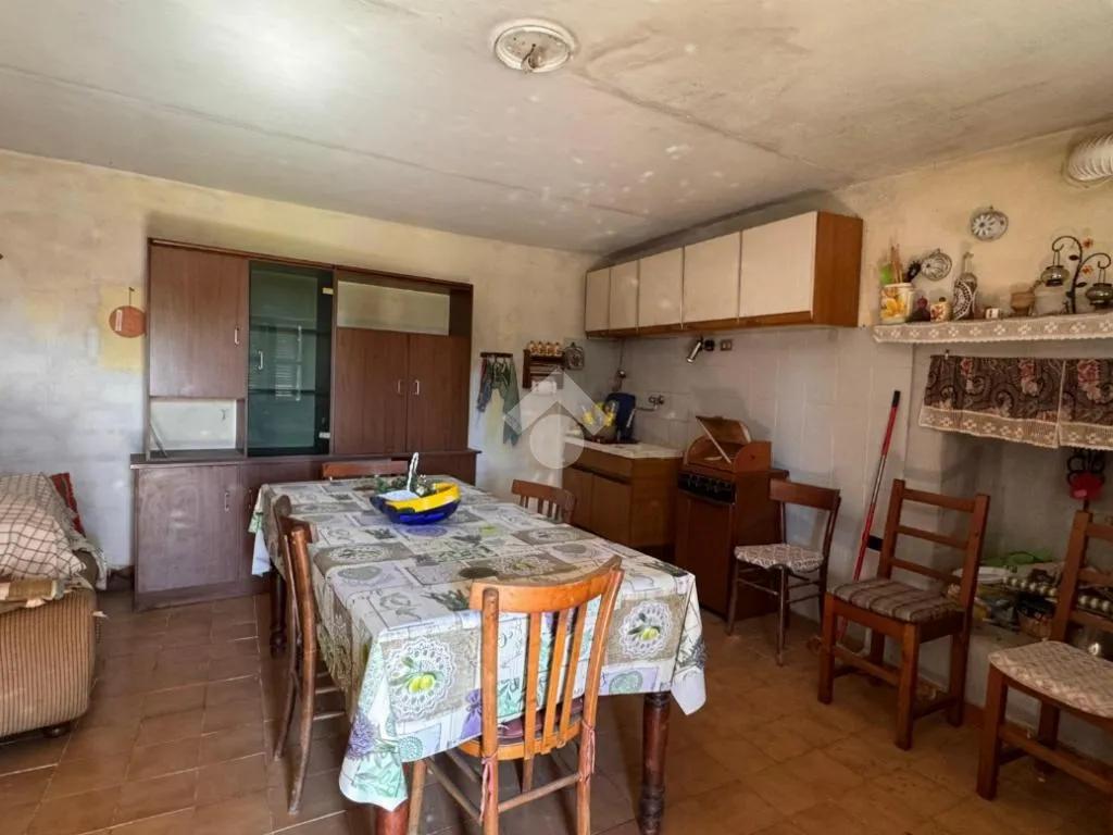 Sala da pranzo - Rustic Property with 25,700m² Land in Verzuolo