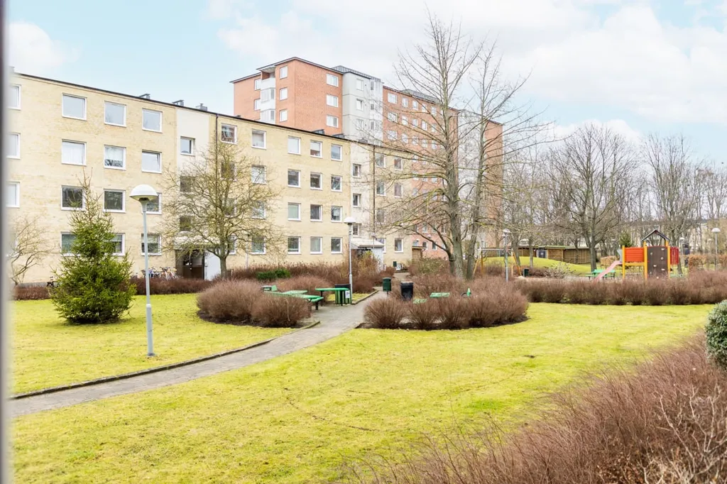 Jardin - Apartment with South-West Balcony in Quiet Area