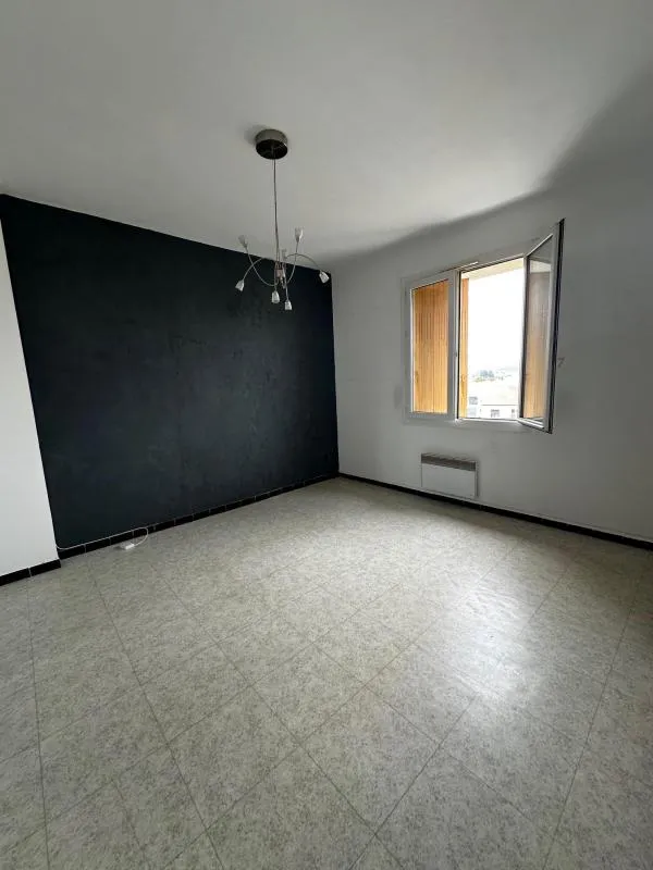 Pièces - Appartement T4 avec Balcon à Istres