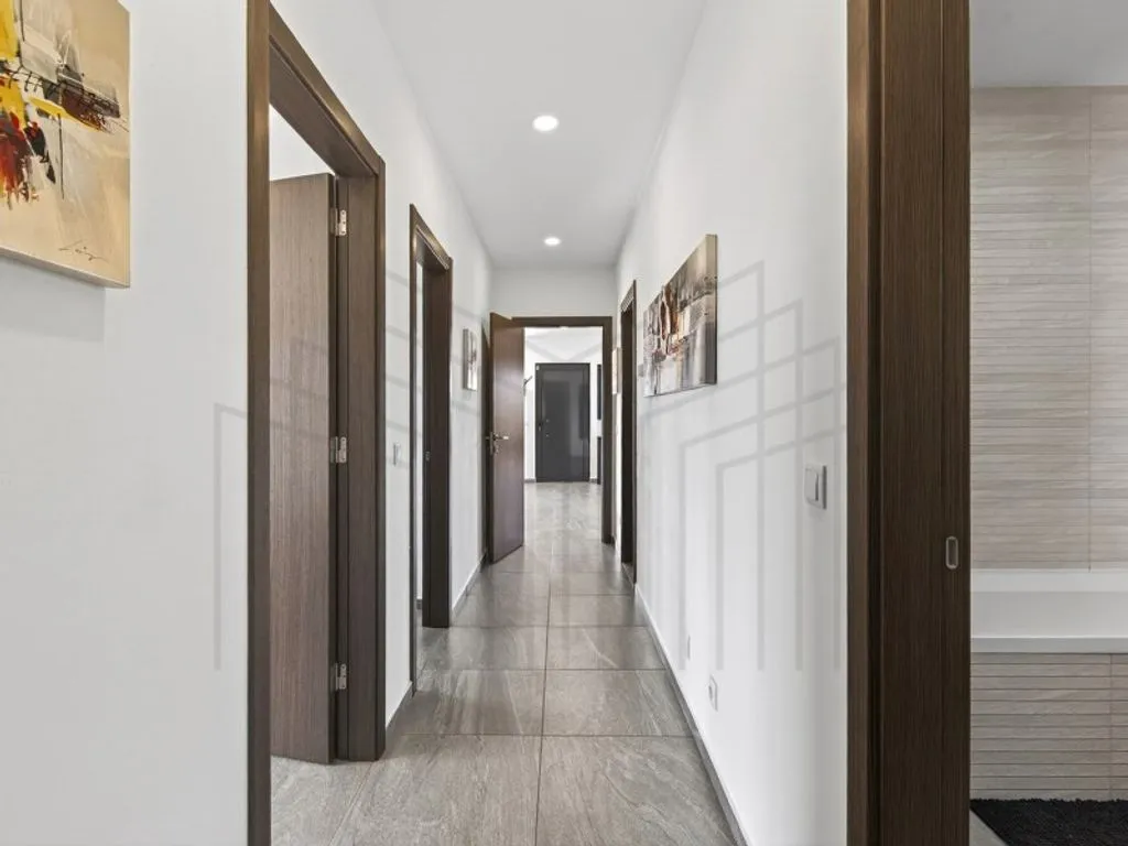 hallway_entrance