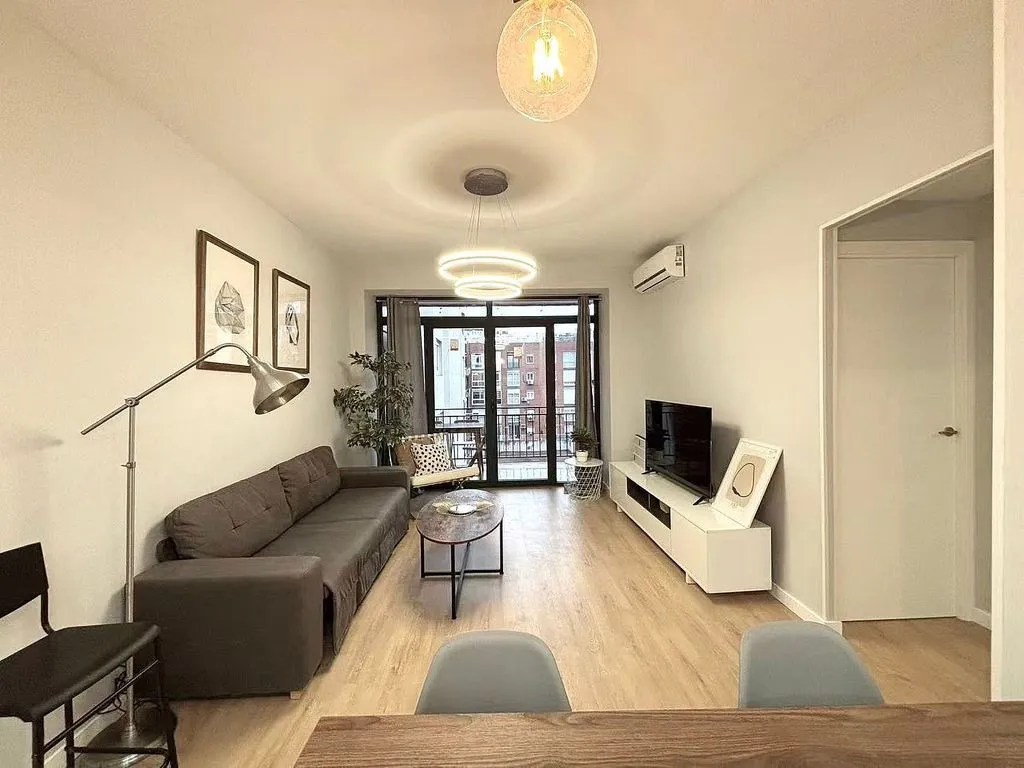 Elutuba - Ample Apartment with Balcony in Eixample