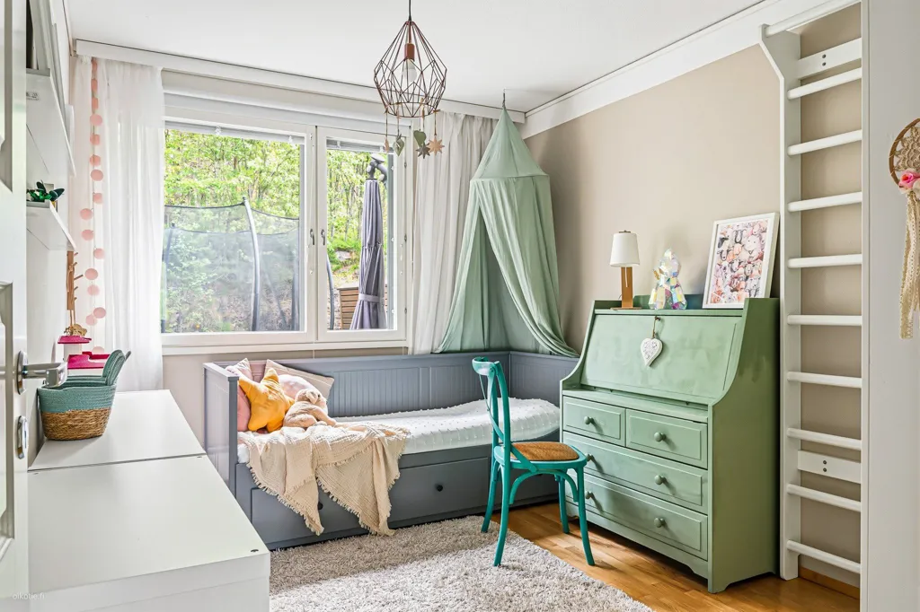 Magamistoad - Spacious Corner Flat with Balcony in Kerava