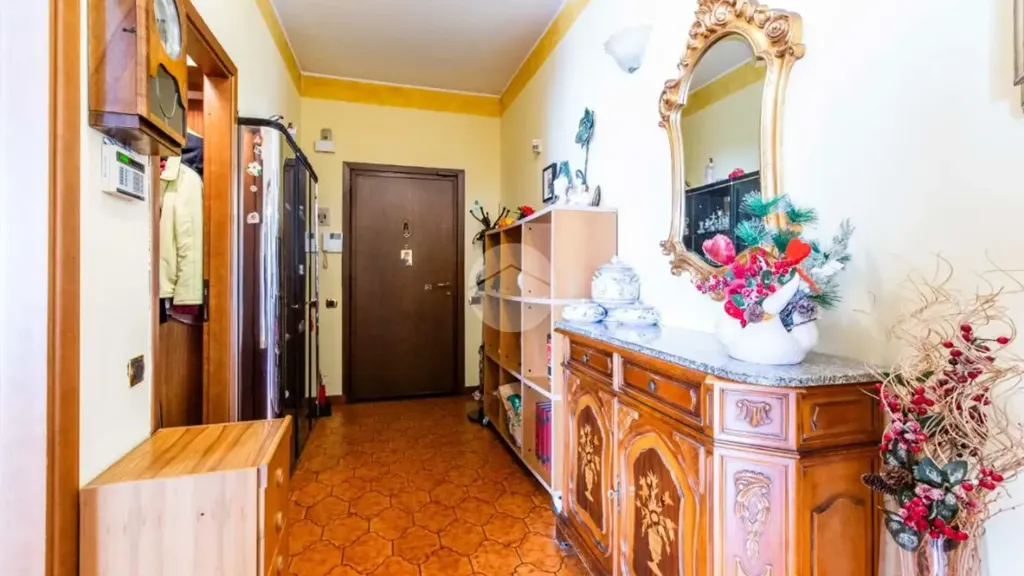 hallway_entrance