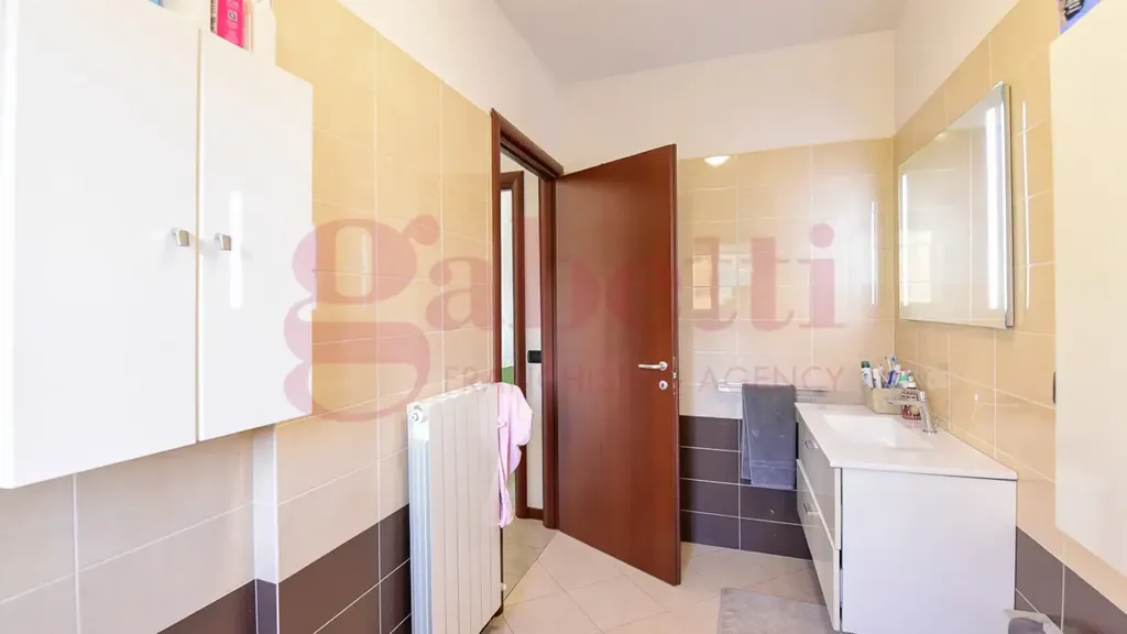 Vannitoad - Modern Villa with Garden in Cantù