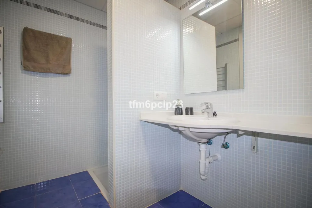 Salles de bain - Ground Floor Apartment with Golf Views in Manilva