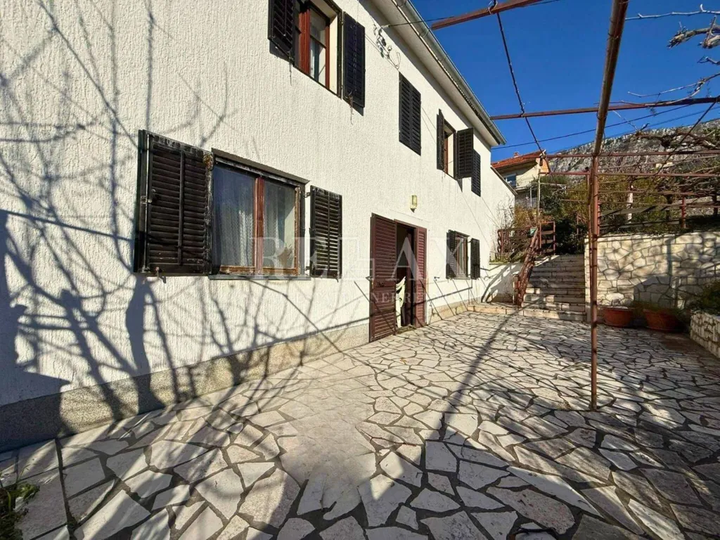 Terrazza - Historic House with Garden in Bribir