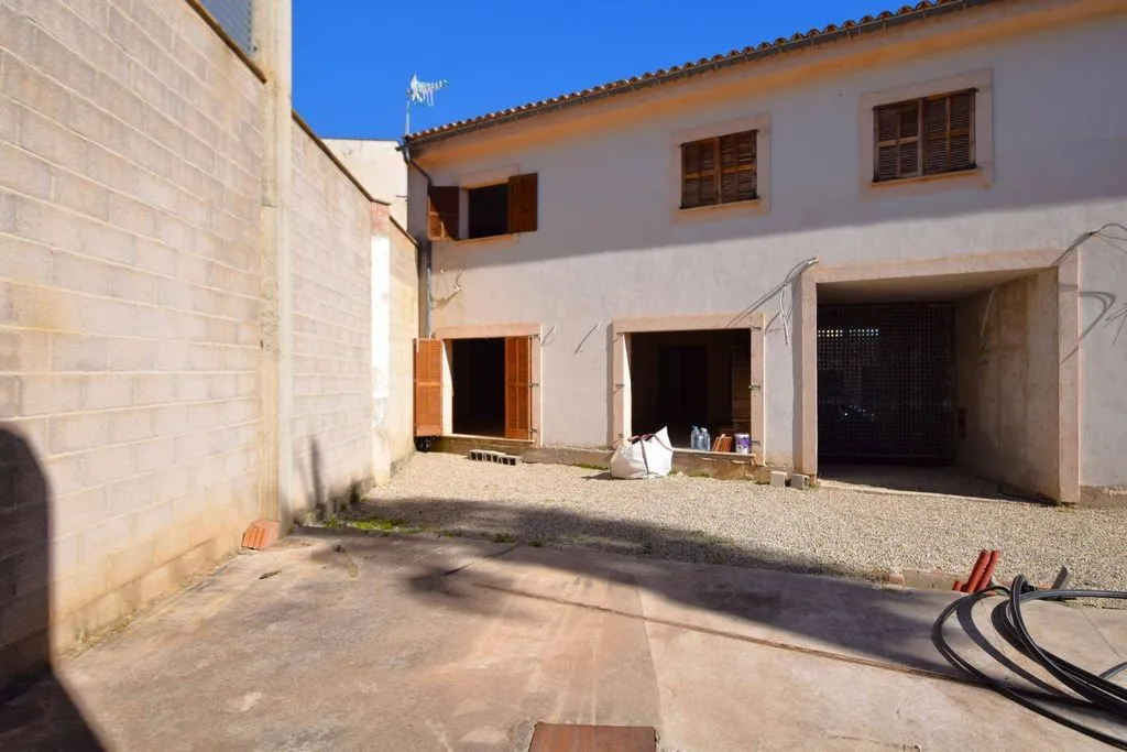 Jardin - Newly Built Townhouse with Parking in Caimari