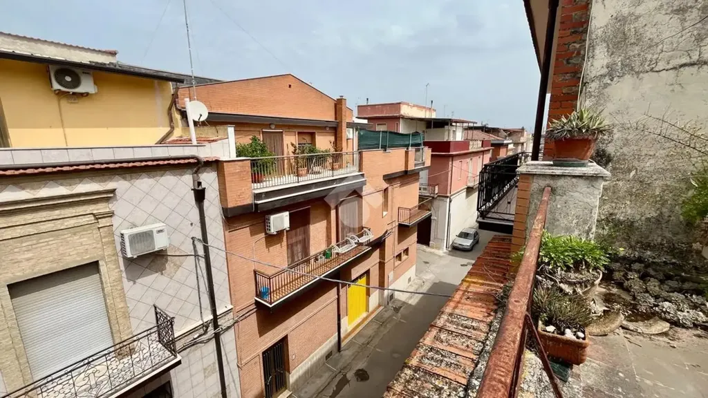 Rõdu - Independent House with Terrace in San Severo