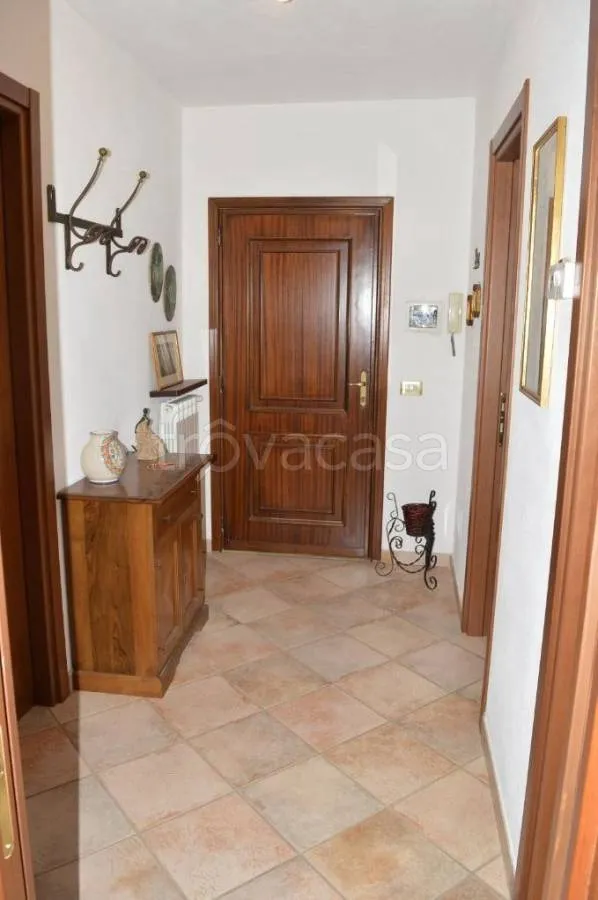 Esik - Rustic Apartment with Balcony in Roburent