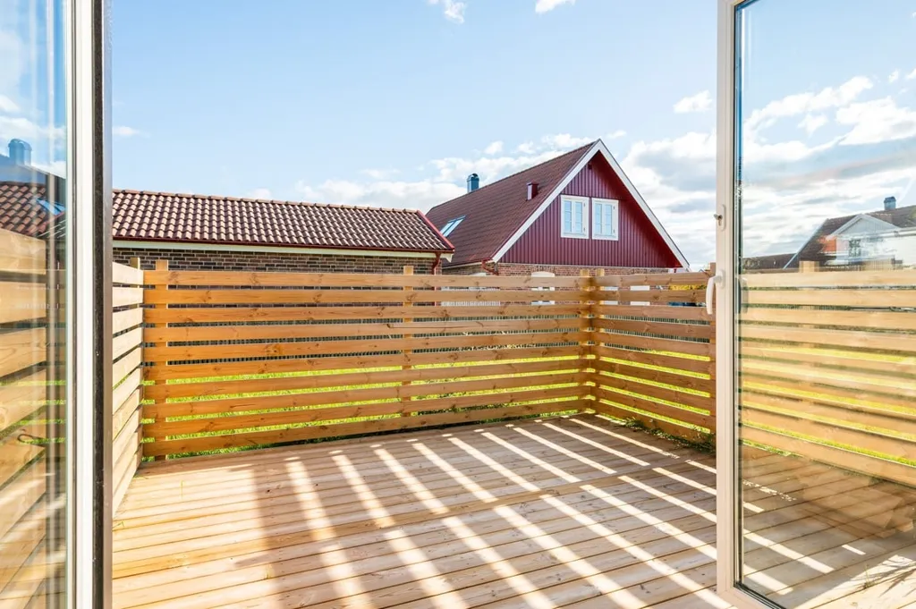 Balcon - Charming Stone House with Approved Plans in Nyhamnsläge