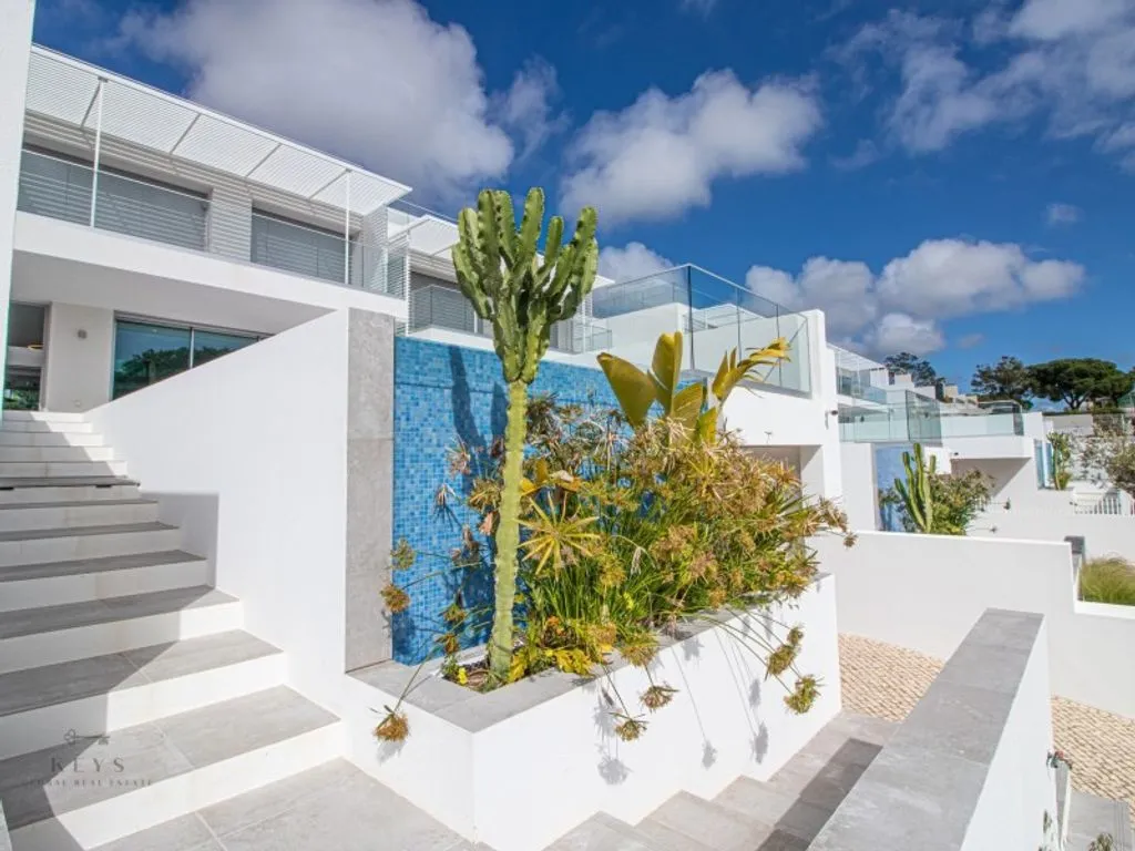 Välivaade - Contemporary Villa with Infinity Pool in Vilas Alvas