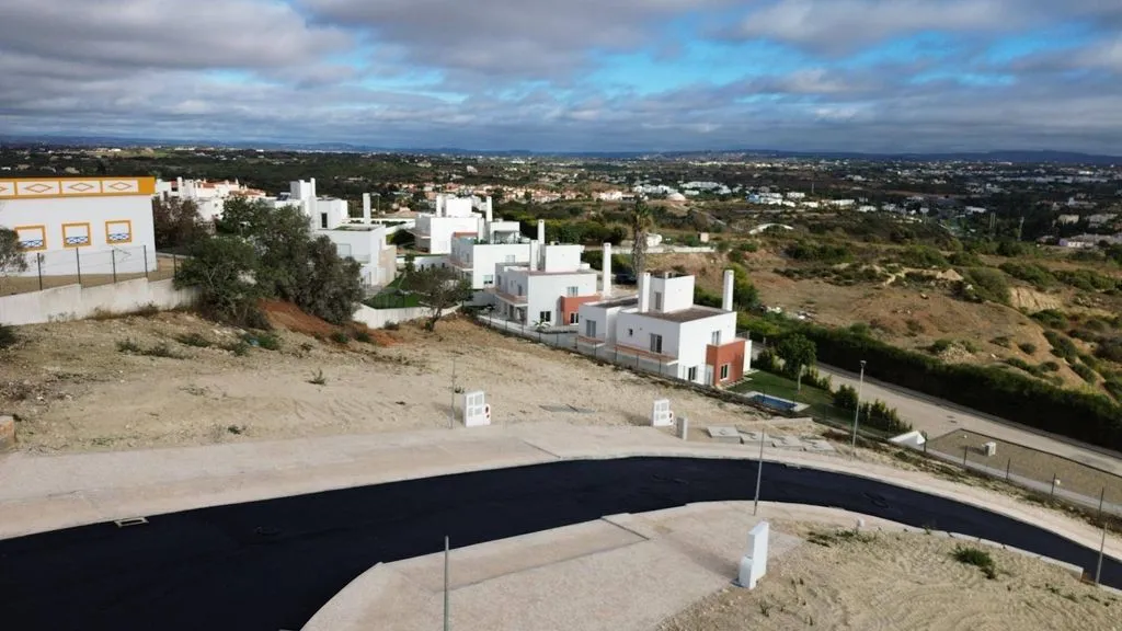 Aed - Urban Plot with Sea Views in Albufeira