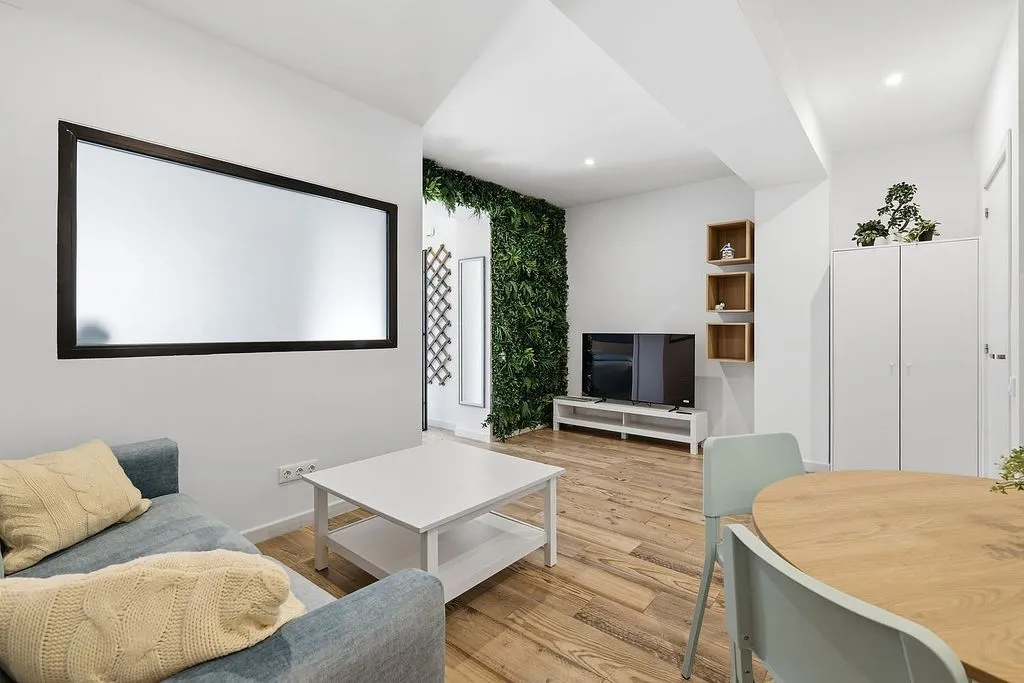 Elutuba - Aménagé Studio with Patio in Montolivet, Valencia