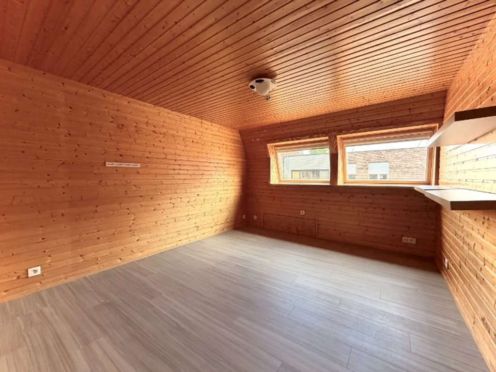 Toad - House with Office Space in Stasegem