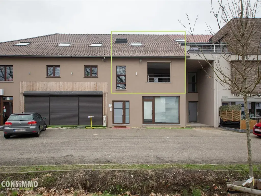 Extérieur - Duplex Rénové avec Terrasses à Genk