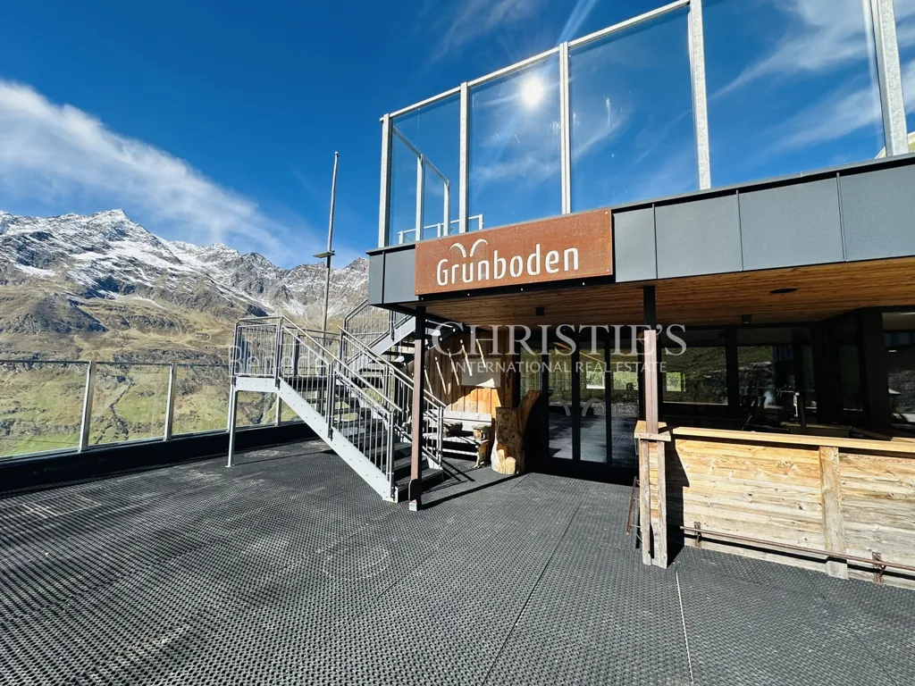 Terrasse - Alpine Hut with Panoramic Views in Pfelders