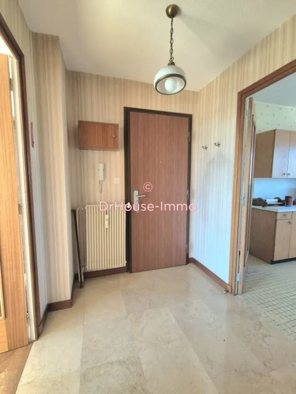 Entrée - Appartement 3 Pièces avec Terrasse à Chalon-sur-Saône
