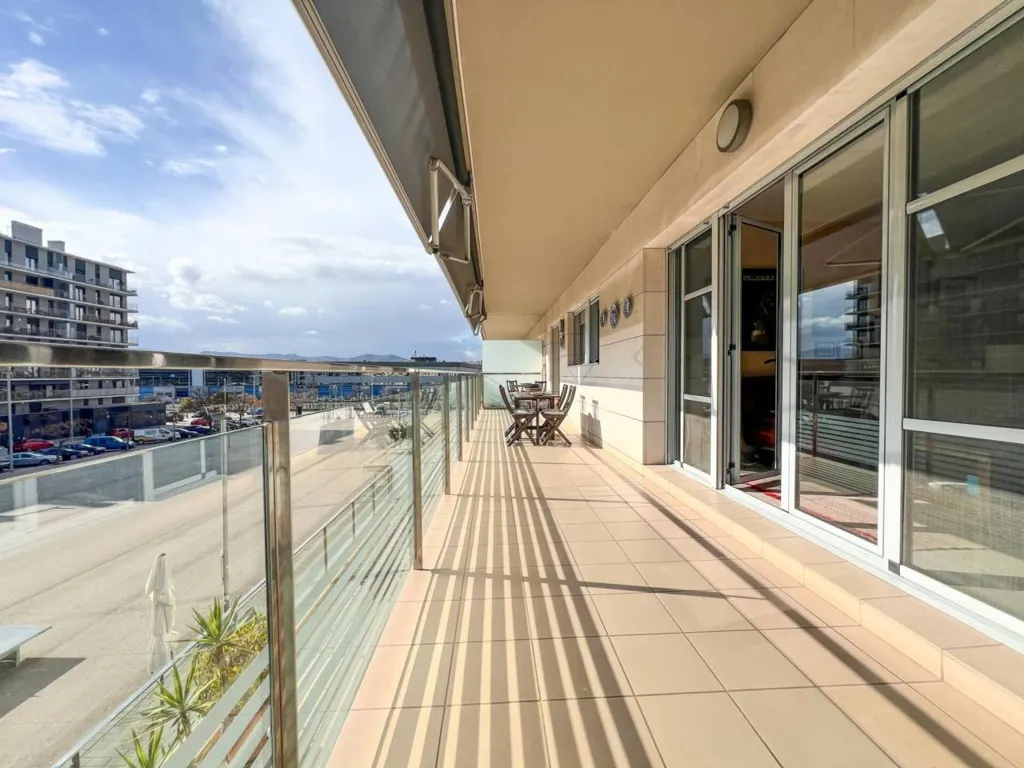 balcony