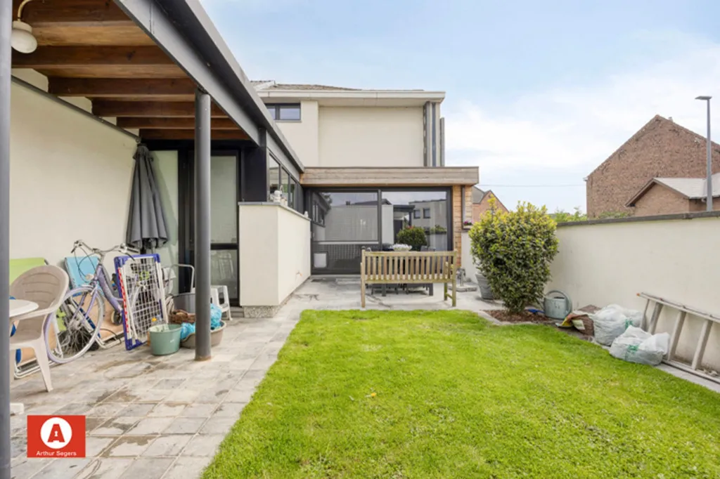 Aed - Energy-Efficient Half-Open Building in Peizegem