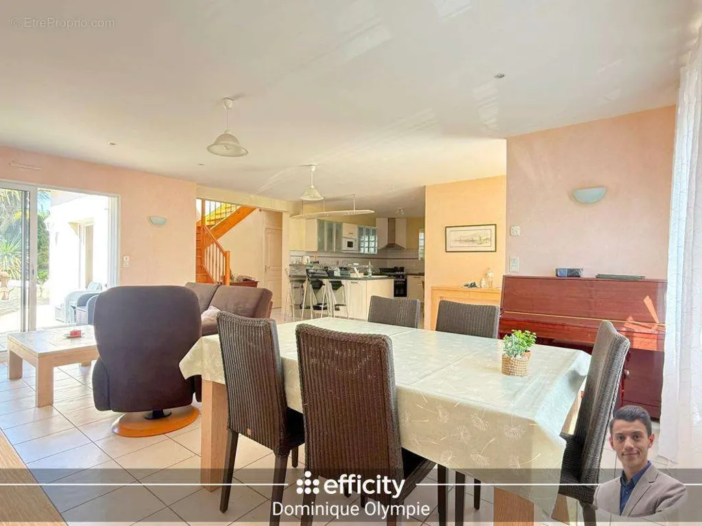 Söögituba - Spacious House with Sea View in Binic