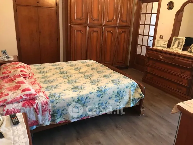 Chambres - Central Quadrilocale with Balcony in Sanremo