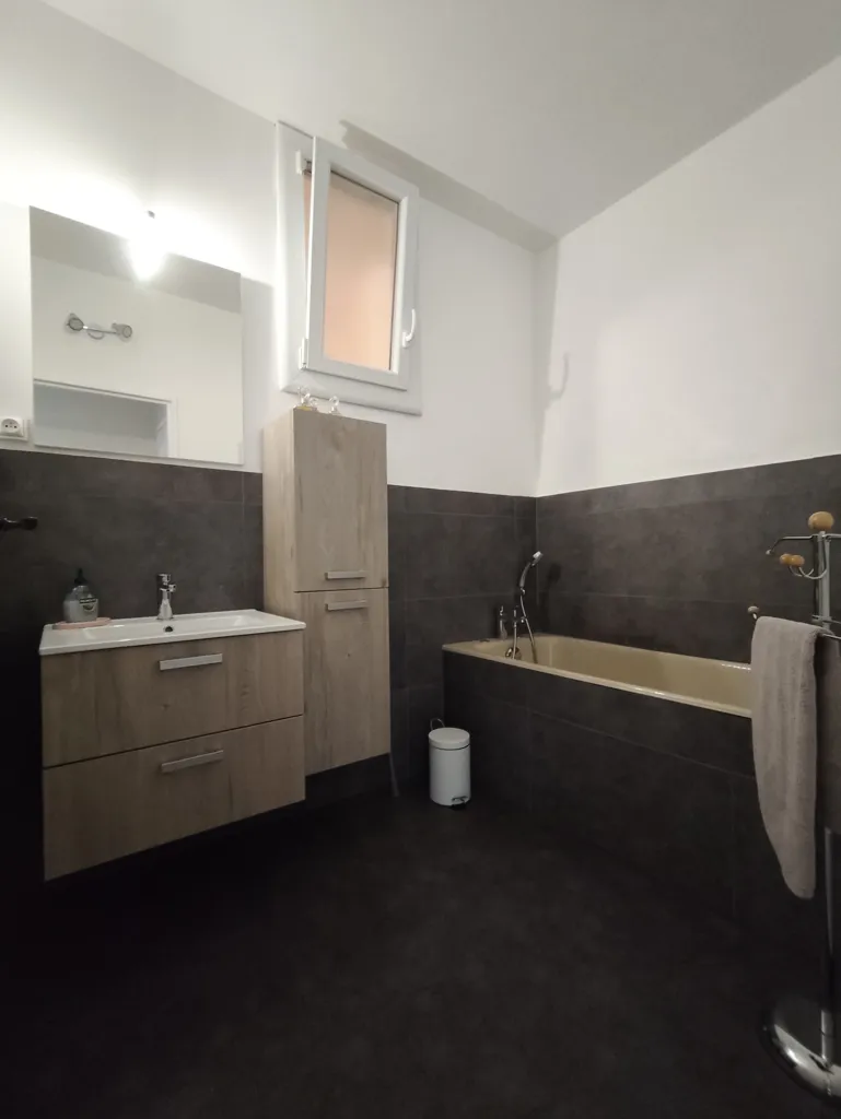 Bagni - City Centre Apartment with Balcony in Beauvais